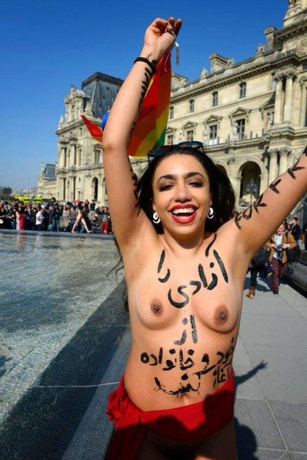 Free porn pics of naked protest 10 of 25 pics