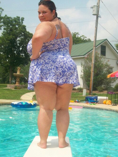 Free porn pics of Fat women in the pool. 2 of 8 pics