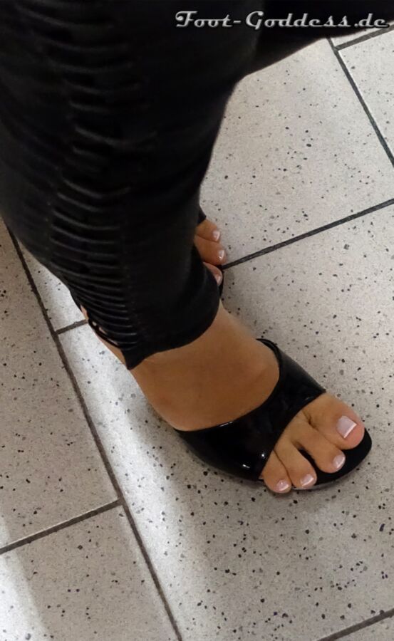 Free porn pics of I was for shopping barefoot feet in Mules High Heels Foot-Goddes 2 of 19 pics