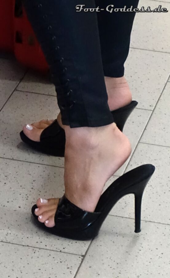 Free porn pics of I was for shopping barefoot feet in Mules High Heels Foot-Goddes 12 of 19 pics