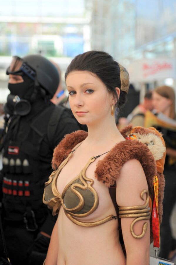 Free porn pics of Slave Leia cosplay 11 of 30 pics