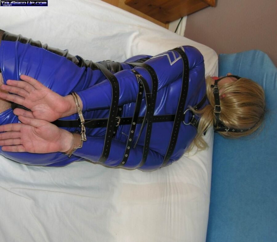 Free porn pics of harnessed and ball-gagged 9 of 14 pics