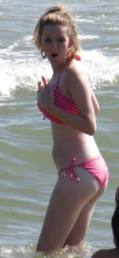 Candid Busty Teen Girls Bikinis 671X900 Image
