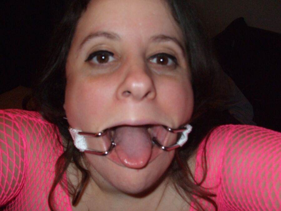 Free porn pics of ugly pig needs her mouth stretched 2 of 15 pics