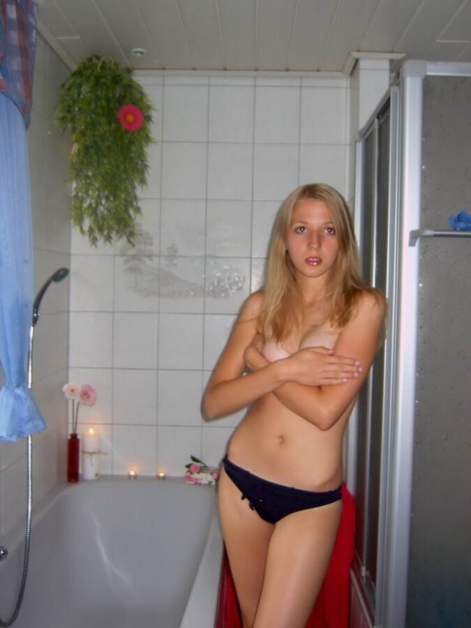 Free porn pics of Spying on Sis in the Shower... 16 of 48 pics