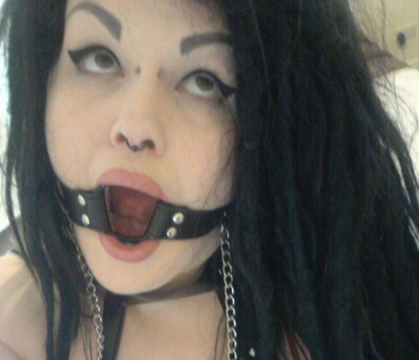 Free porn pics of British Kinky BBW Goth called Alexandra, Barnsley Yorks UK 23 of 31 pics