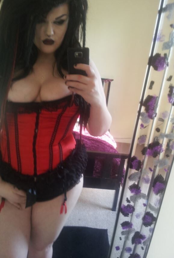 Free porn pics of British Kinky BBW Goth called Alexandra, Barnsley Yorks UK 17 of 31 pics