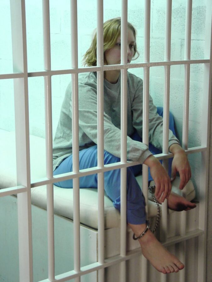 Free porn pics of Female prisoner - Insassin in Zelle 4 of 5 pics