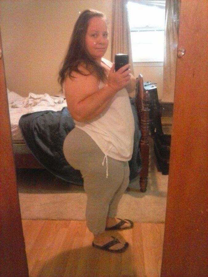 Free porn pics of trashy with MONSTER ass 1 of 8 pics