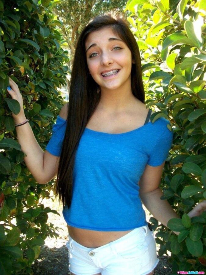 Free porn pics of young teen skuts in short shorts 17 of 775 pics