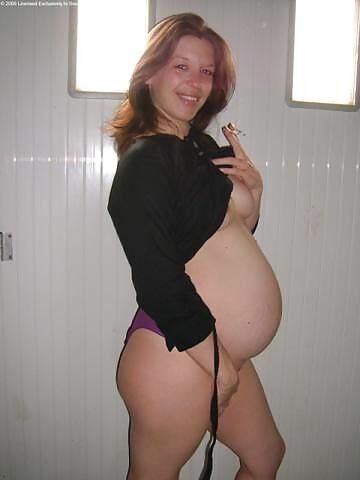 Free porn pics of Pregnant and some Smokers  17 of 532 pics