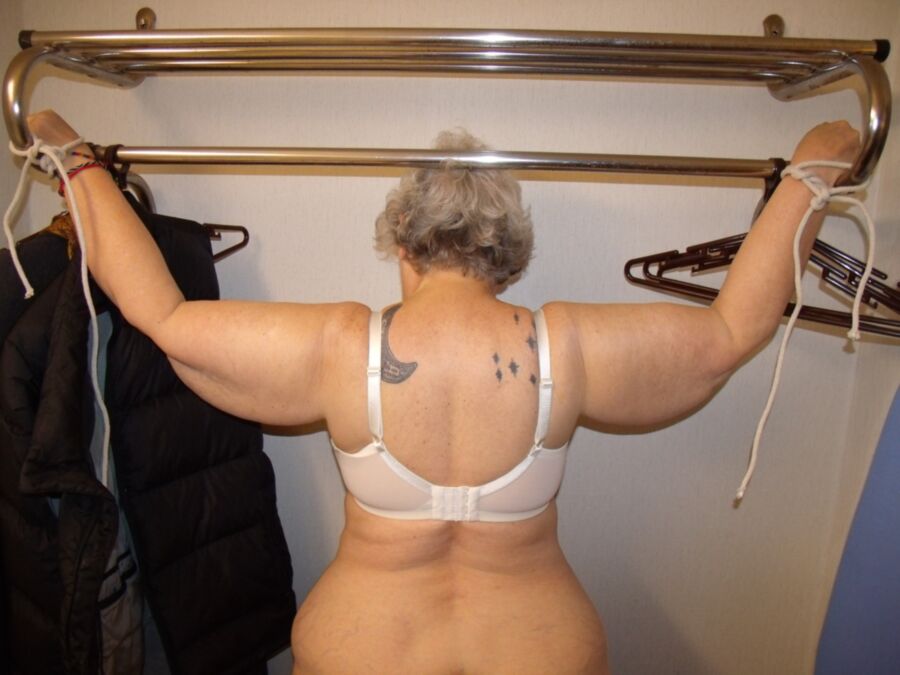 Free porn pics of pig tied up in a cheap motel 19 of 26 pics