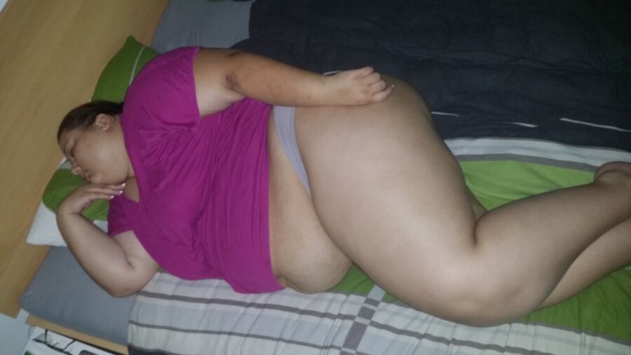 Free porn pics of Fat pig melanie sleeping 15 of 15 pics