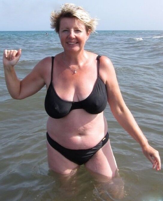 Inderin Grossmutter Bikini Doppelter