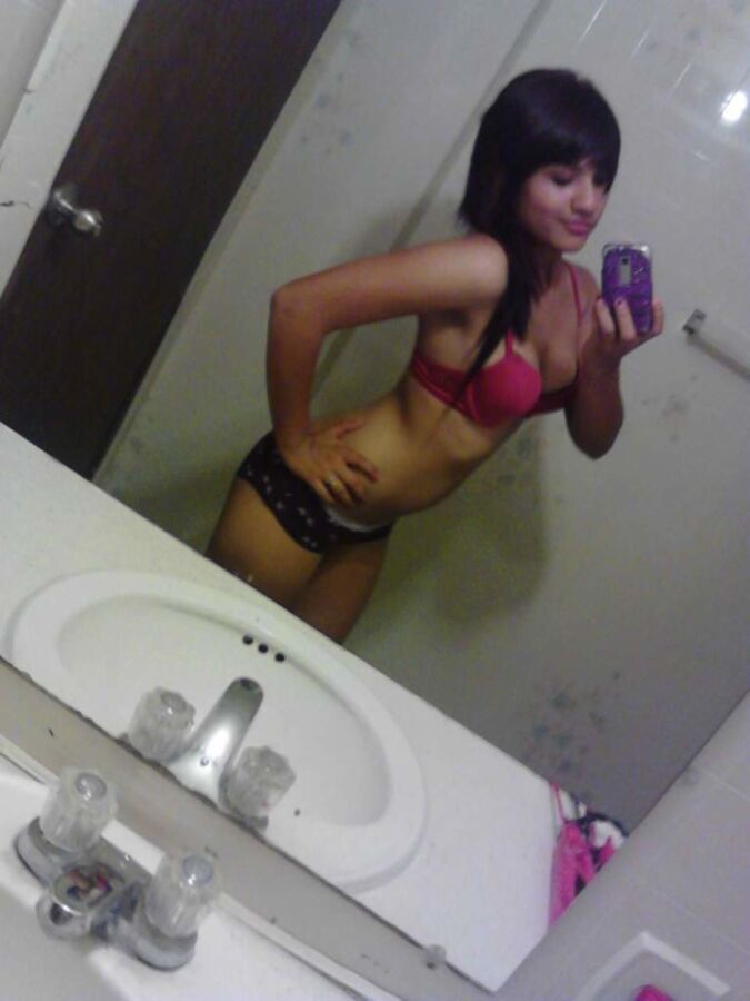 Free porn pics of latina teen selfshot 18 of 86 pics