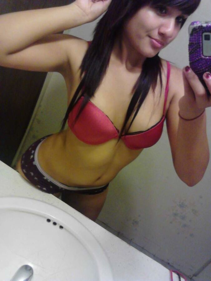 Free porn pics of latina teen selfshot 24 of 86 pics