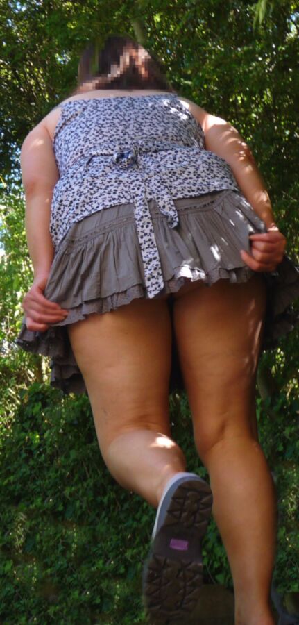 Free porn pics of wife short skirt 3 of 4 pics