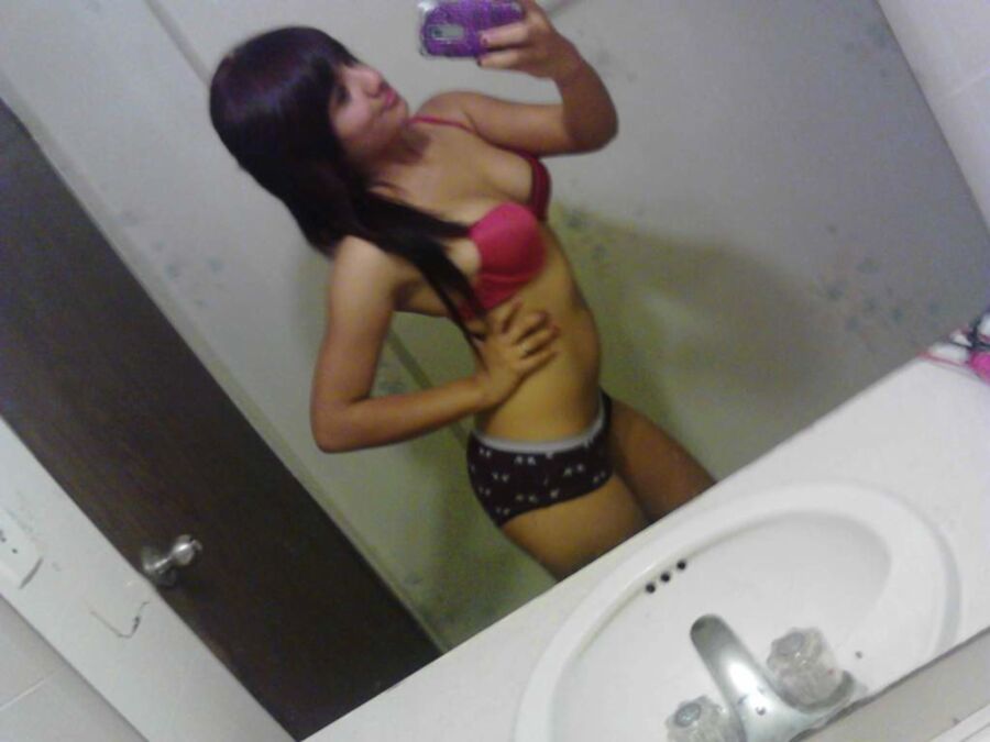 Free porn pics of latina teen selfshot 17 of 86 pics