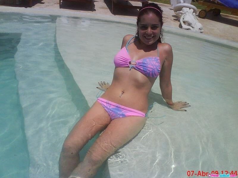 Free porn pics of Brazilian amateur girls in bikini 11 of 40 pics