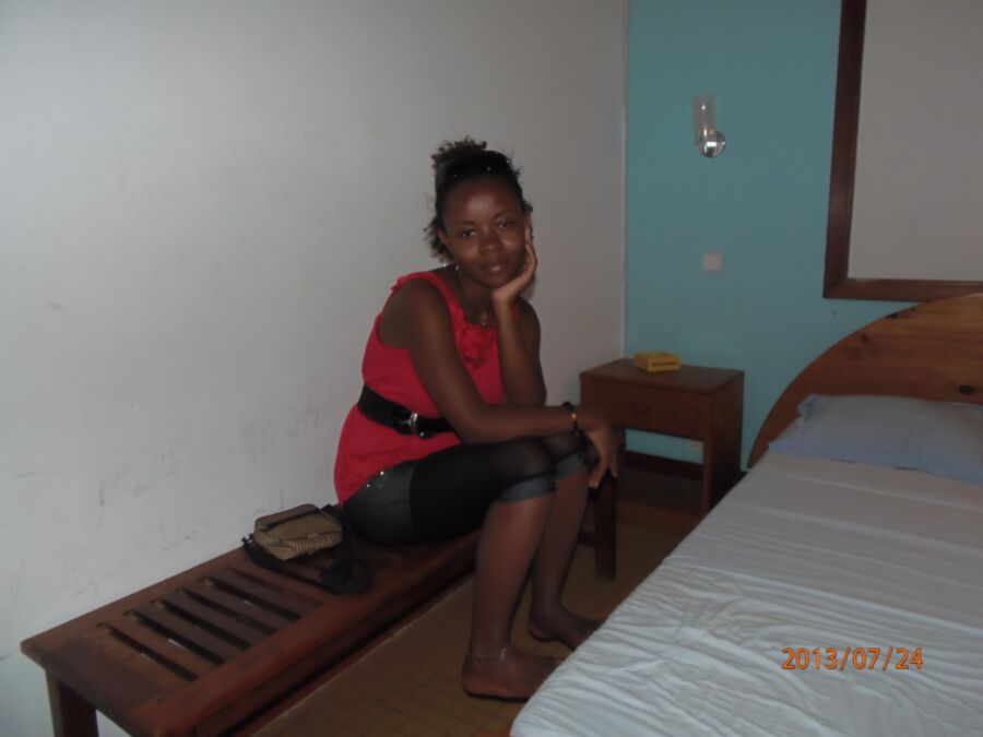 Free porn pics of Madagascar - teen prostitute sucking in short time hotel room 1 of 22 pics