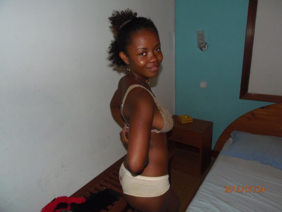 Free porn pics of Madagascar - teen prostitute sucking in short time hotel room 9 of 22 pics