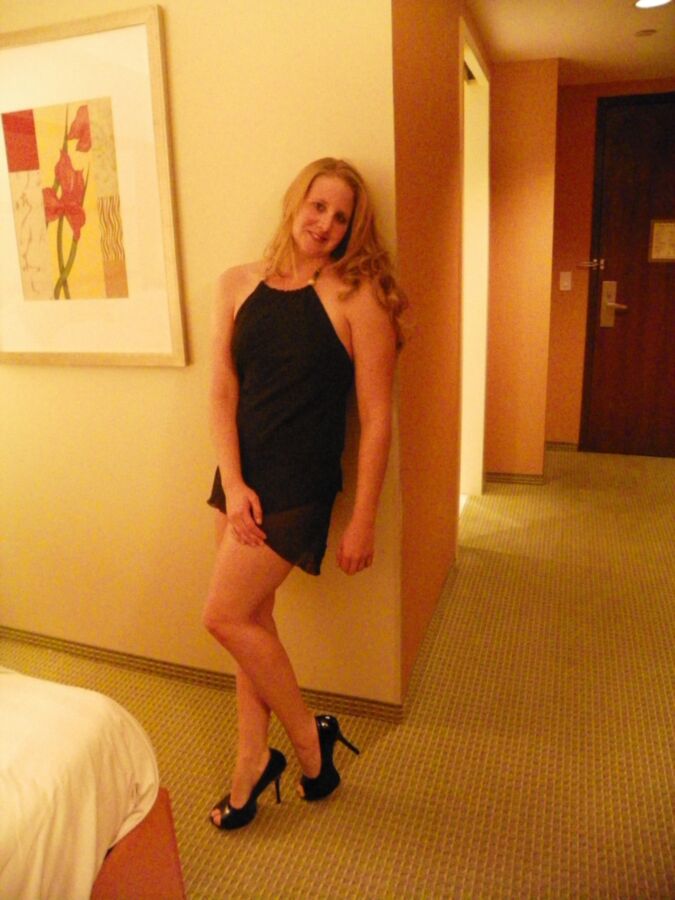 Free porn pics of going out in Las Vegas 4 of 14 pics