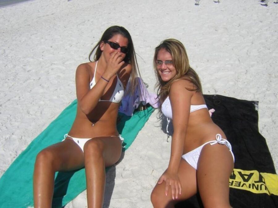 Free porn pics of Bikini Beach Babes ! 9 of 100 pics