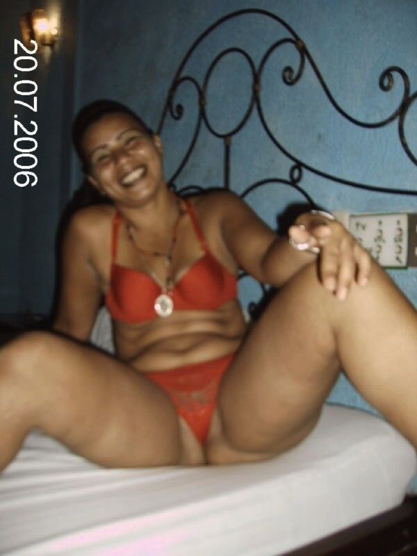 Free porn pics of Guatemala - cheap hotel, cheap skank 3 of 10 pics