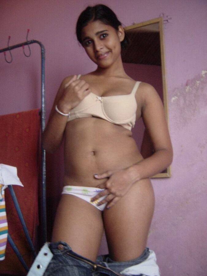 Free porn pics of Latina amateur 2 of 11 pics