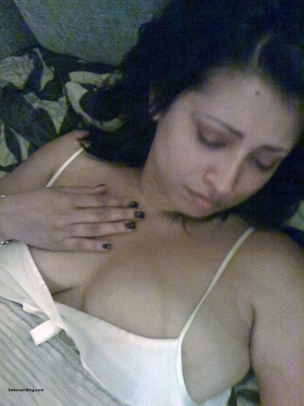 Free porn pics of Indian sexy aunty 4 of 38 pics