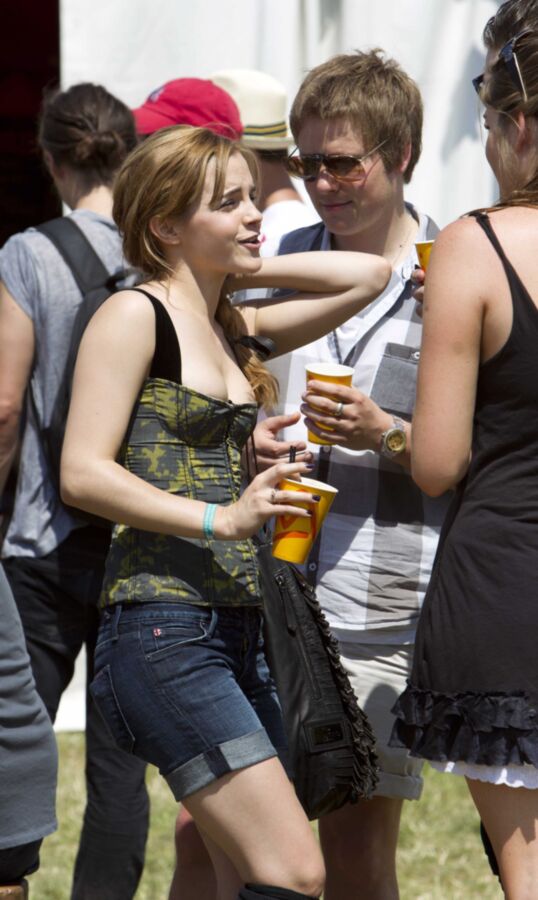 Free porn pics of Emma Watson candid and posed 12 of 74 pics