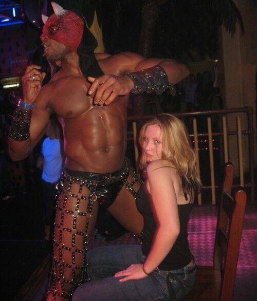 Free porn pics of girls night out - male stripper 14 of 14 pics