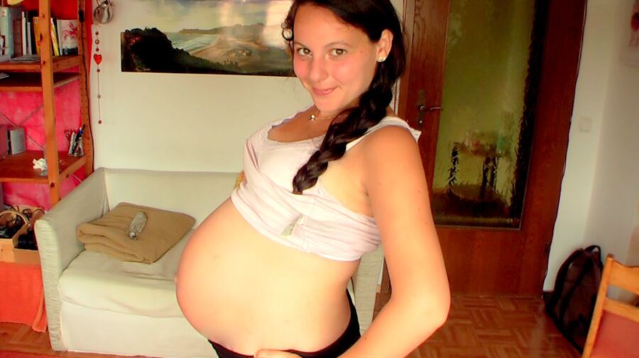 Free porn pics of Preggo Danielle 11 of 16 pics