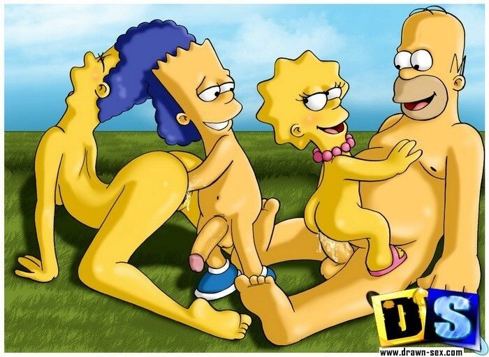 Free porn pics of The Simpsons get a little pervy! 10 of 103 pics