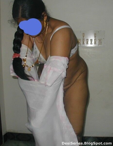 Free porn pics of SOUTH INDIAN MATURE HOUSEWIFE LATHIMA 10 of 282 pics