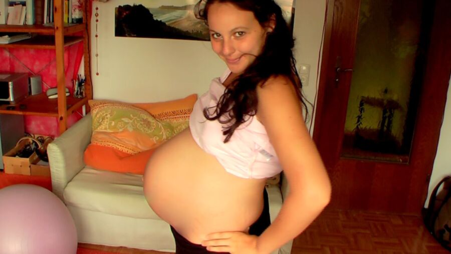 Free porn pics of Preggo Danielle 13 of 16 pics