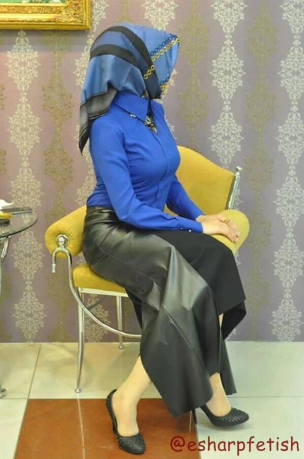 Free porn pics of türbanlı hijab  15 of 16 pics