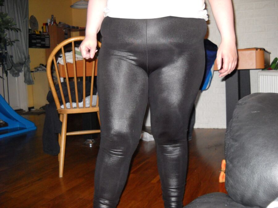 Free porn pics of amamateur bbw chubby wife sexy black spandex leggings 4 of 14 pics