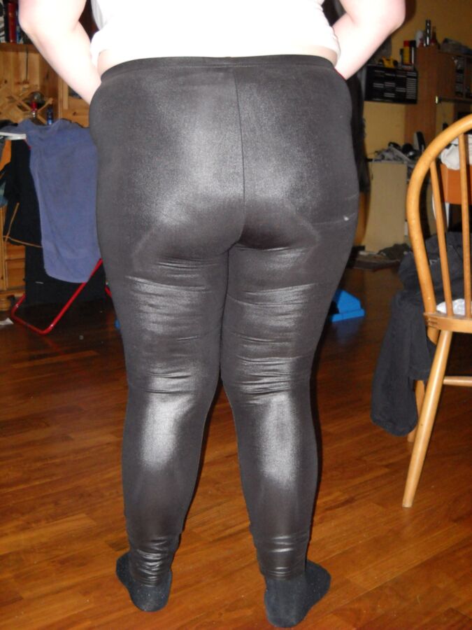 Free porn pics of amamateur bbw chubby wife sexy black spandex leggings 1 of 14 pics