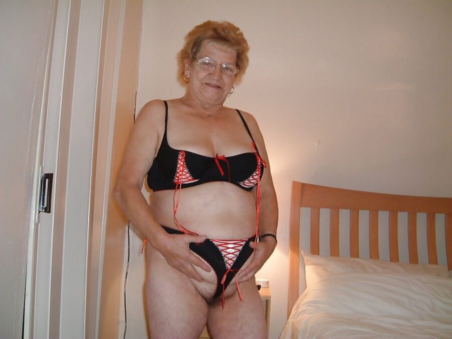 Free porn pics of Amateur old women 4 of 6 pics