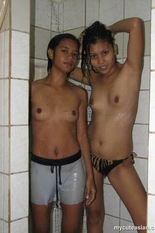 Free porn pics of Lesbian Thai girl bathing 18 of 55 pics