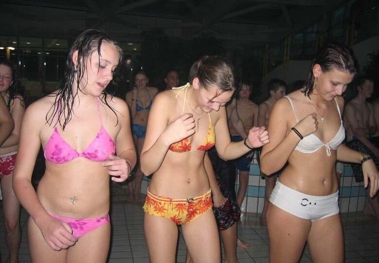 Free porn pics of Teens in bikinis....tasty... 3 of 13 pics