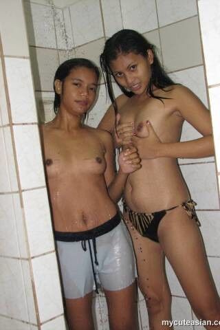 Free porn pics of Lesbian Thai girl bathing 17 of 55 pics