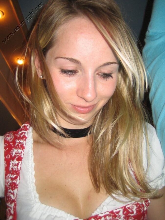 Free porn pics of German Amateur Anja, from Bayern 7 of 22 pics