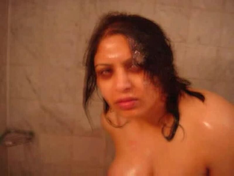 Free porn pics of Pakistani Wife Going Topless 3 of 10 pics