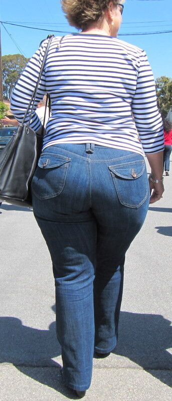 Free porn pics of Big Blue - My favorite candid big butts in jeans 17 of 24 pics