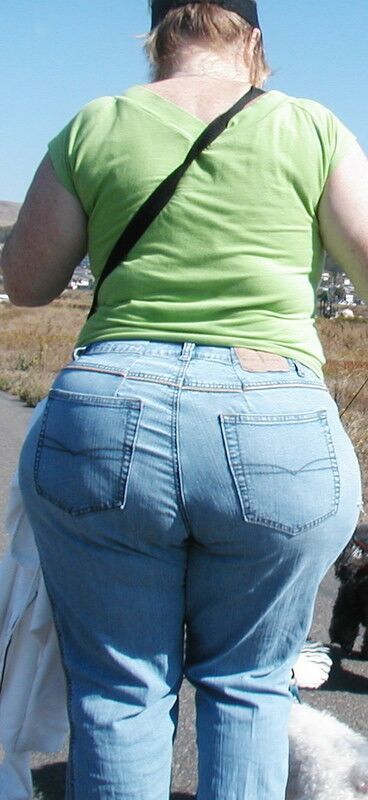Free porn pics of Big Blue - My favorite candid big butts in jeans 1 of 24 pics