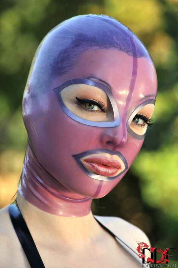 Free porn pics of Haughty-Busty-And Bizarre-Latex Lucy 1 of 20 pics