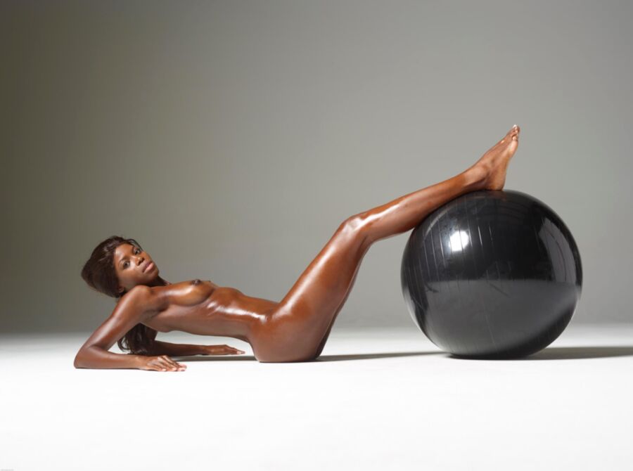 Simone - Body And Ball.