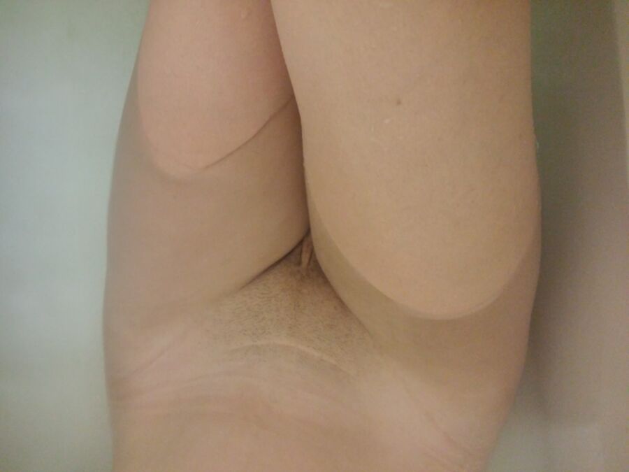 Free porn pics of my wife in the bath 7 of 11 pics